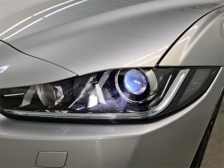 Photo 17 VIN: SAJAB4BN9JCP35401 - JAGUAR XE 