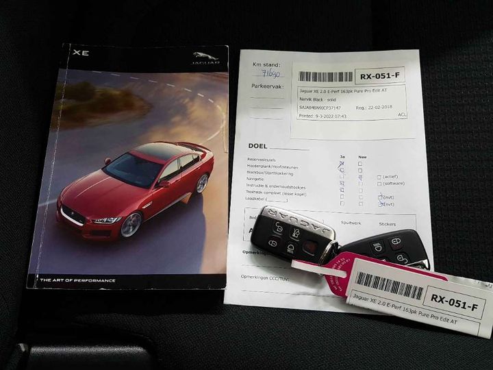 Photo 17 VIN: SAJAB4BN9JCP37147 - JAGUAR XE 