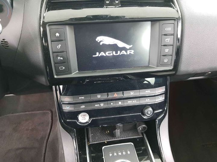 Photo 9 VIN: SAJAB4BN9JCP37147 - JAGUAR XE 