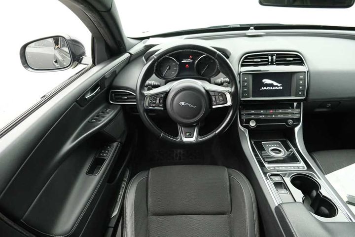 Photo 9 VIN: SAJAB4BNXGA927172 - JAGUAR XE &#3914 