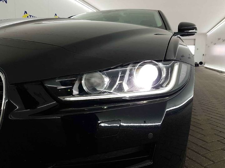 Photo 12 VIN: SAJAB4BNXHCP08024 - JAGUAR XE 