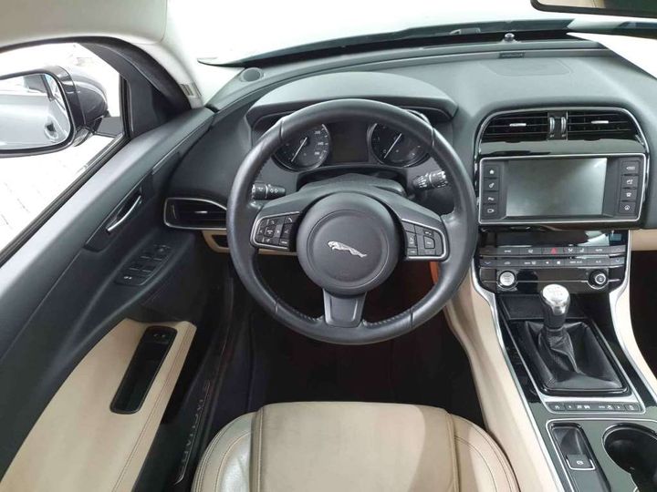 Photo 7 VIN: SAJAB4DN1HA955585 - JAGUAR XE 