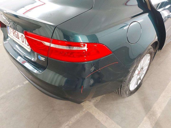 Photo 12 VIN: SAJAB4DN1HCP05610 - JAGUAR XE 