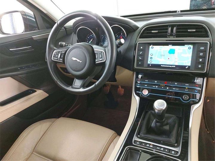 Photo 3 VIN: SAJAB4DN1HCP05610 - JAGUAR XE 