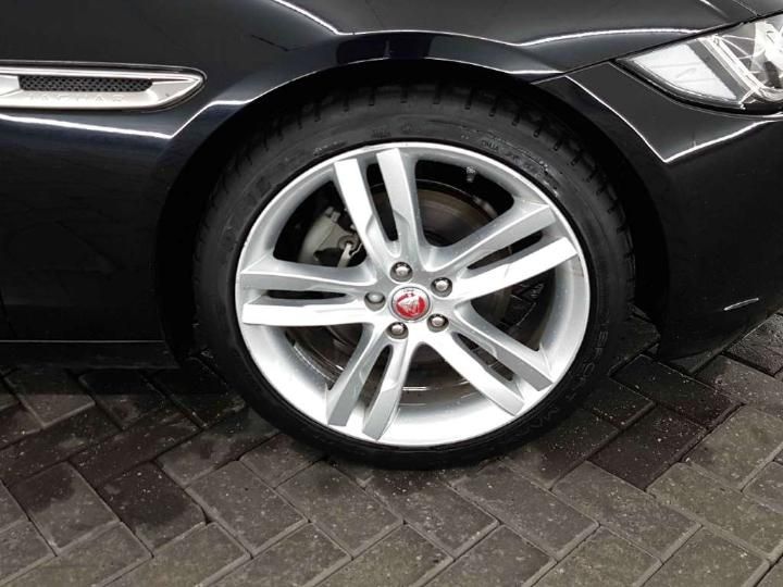 Photo 10 VIN: SAJAB4DN1HCP06112 - JAGUAR XE 