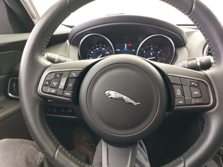 Photo 11 VIN: SAJAB4DN3HCP09870 - JAGUAR XE 