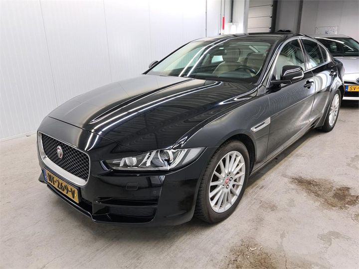 Photo 1 VIN: SAJAB4DN3JCP17621 - JAGUAR XE 