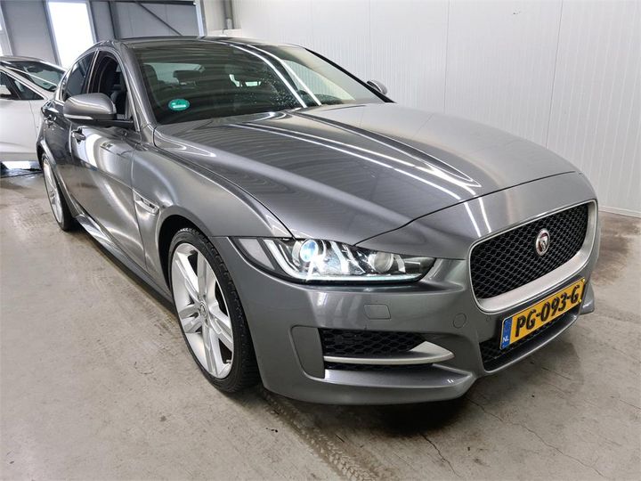 Photo 2 VIN: SAJAB4DN3JCP17652 - JAGUAR XE 