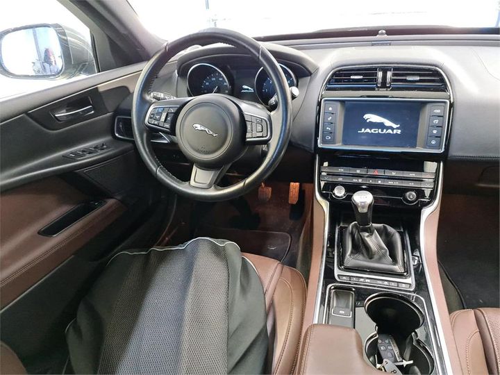 Photo 6 VIN: SAJAB4DN5HCP01883 - JAGUAR XE 