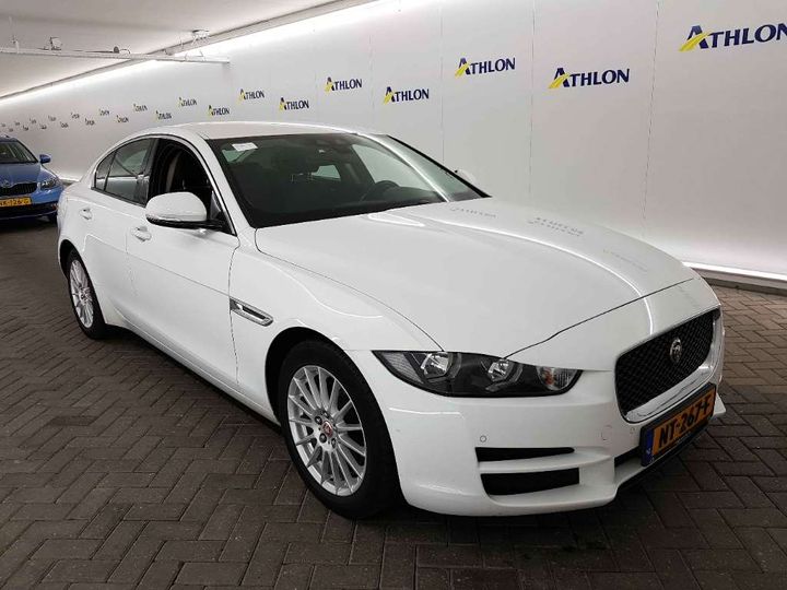 Photo 2 VIN: SAJAB4DN8GA940791 - JAGUAR XE 