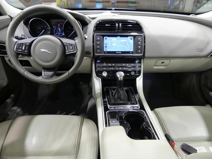 Photo 7 VIN: SAJAB4DN8HA946253 - JAGUAR XE 