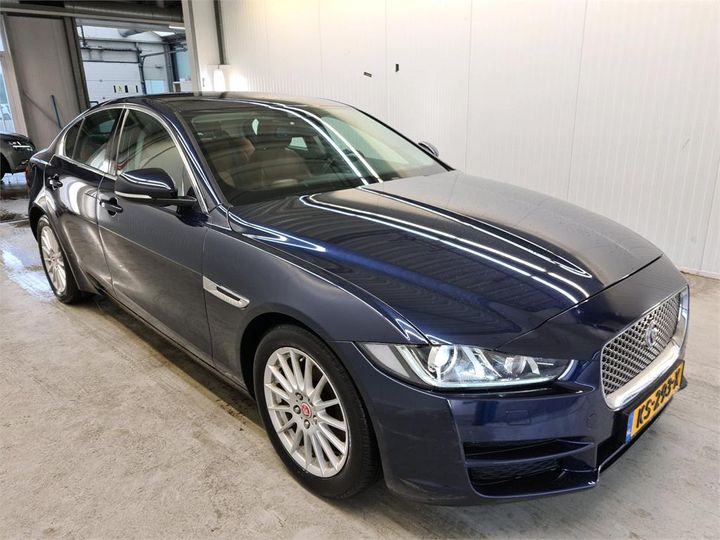 Photo 2 VIN: SAJAB4DN9HCP04365 - JAGUAR XE 