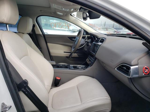 Photo 4 VIN: SAJAD4BG0HA957360 - JAGUAR XE PREMIUM 