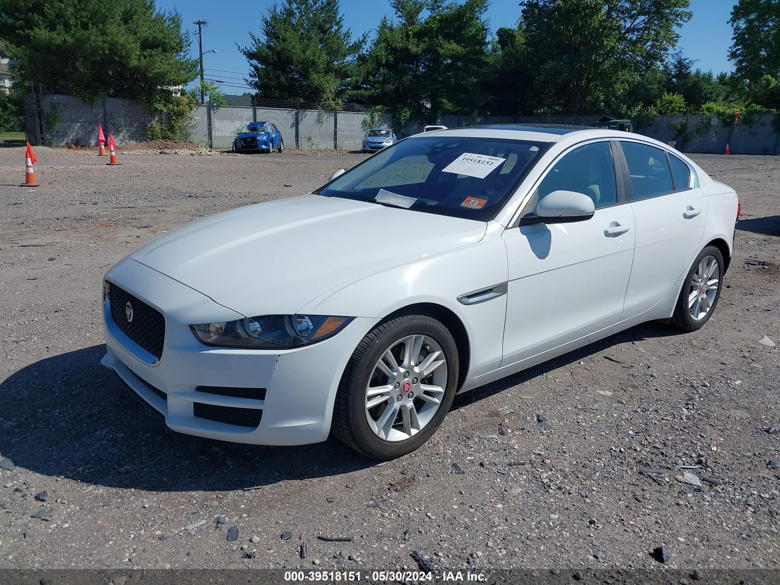 Photo 1 VIN: SAJAD4BG5HA969116 - JAGUAR XE 