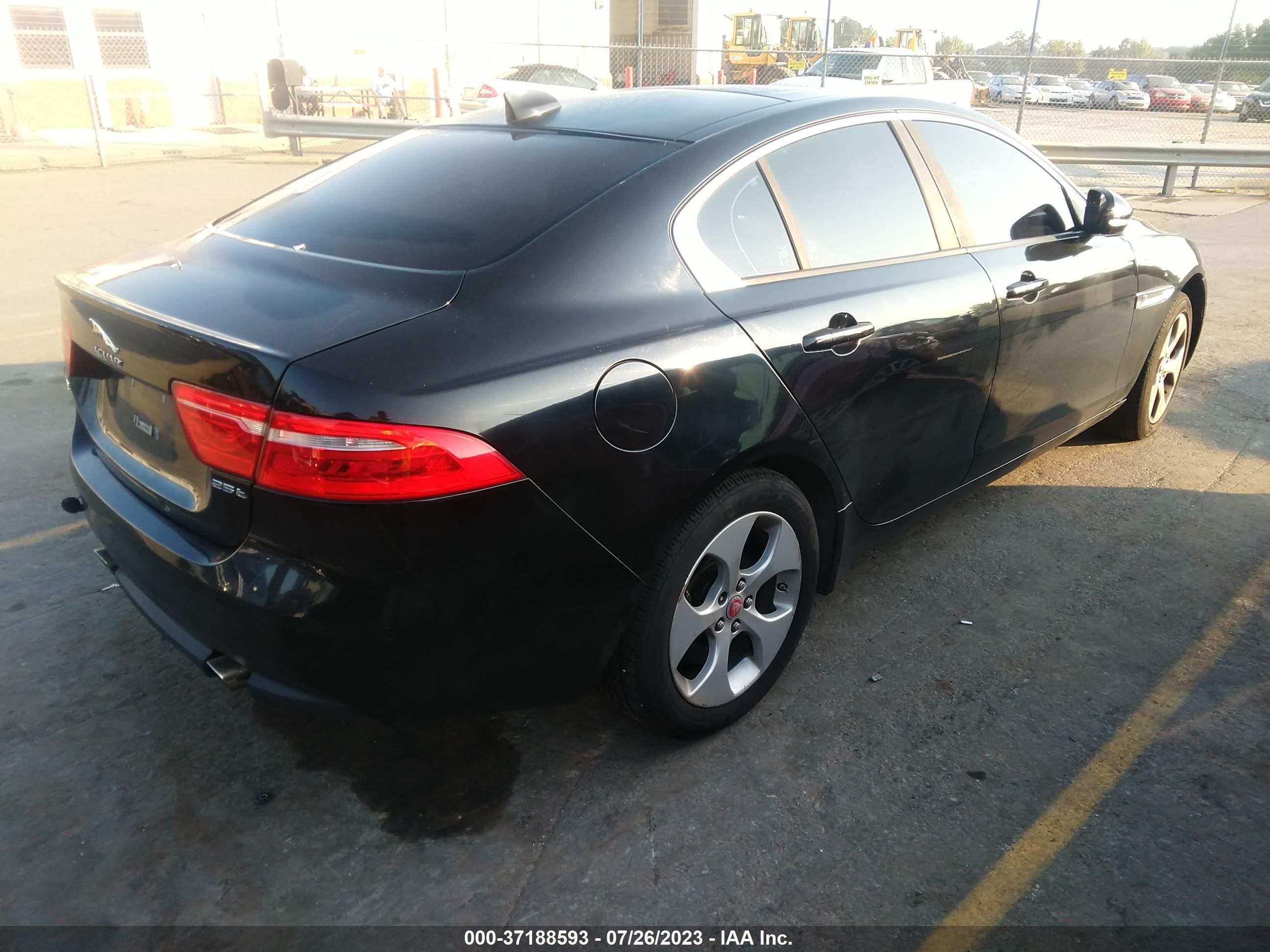 Photo 3 VIN: SAJAD4BV3HA901024 - JAGUAR XE 