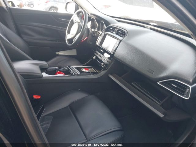 Photo 4 VIN: SAJAD4BV8HA963597 - JAGUAR XE 