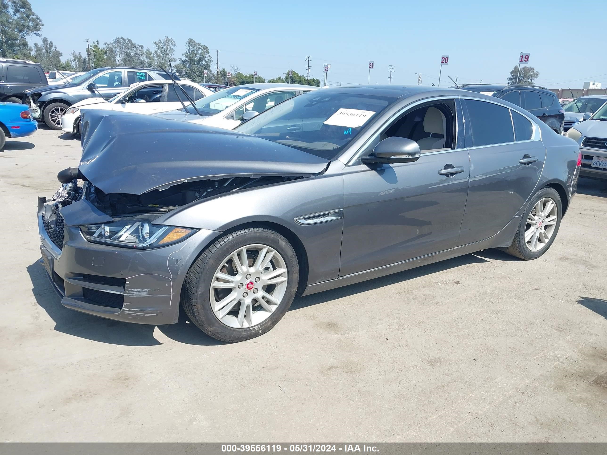 Photo 1 VIN: SAJAD4FN4KCP44013 - JAGUAR XE 