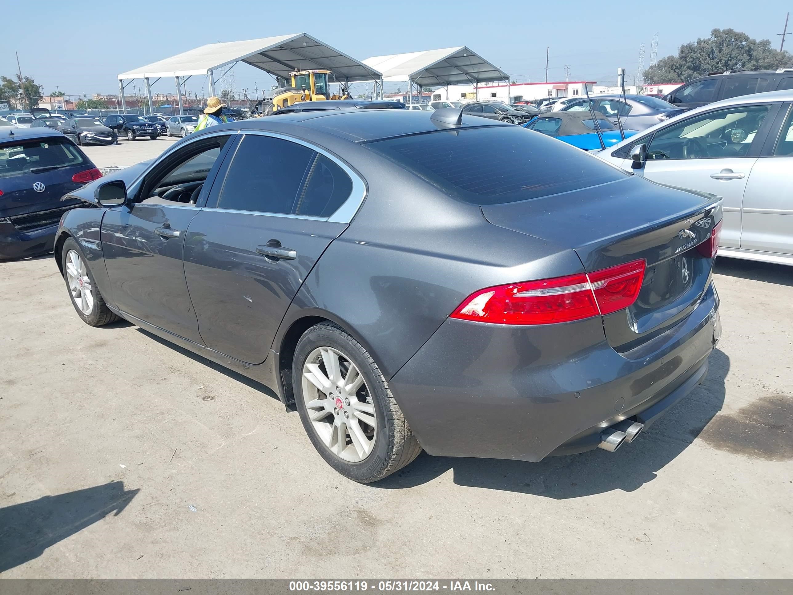 Photo 2 VIN: SAJAD4FN4KCP44013 - JAGUAR XE 