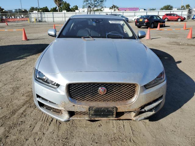 Photo 4 VIN: SAJAD4FX0KCP49629 - JAGUAR XE 