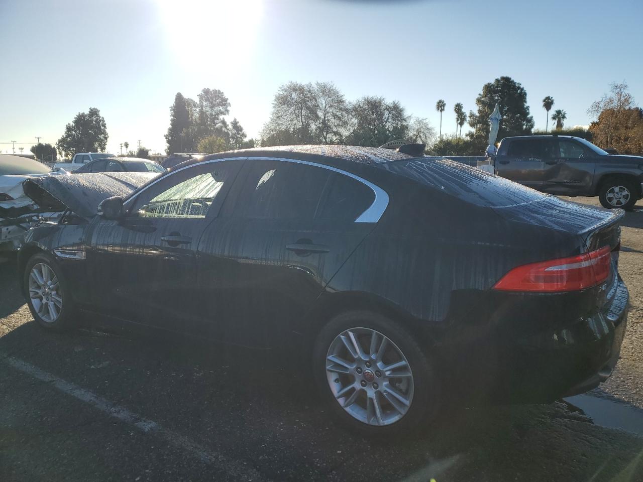 Photo 1 VIN: SAJAD4FX5JCP37703 - JAGUAR XE 