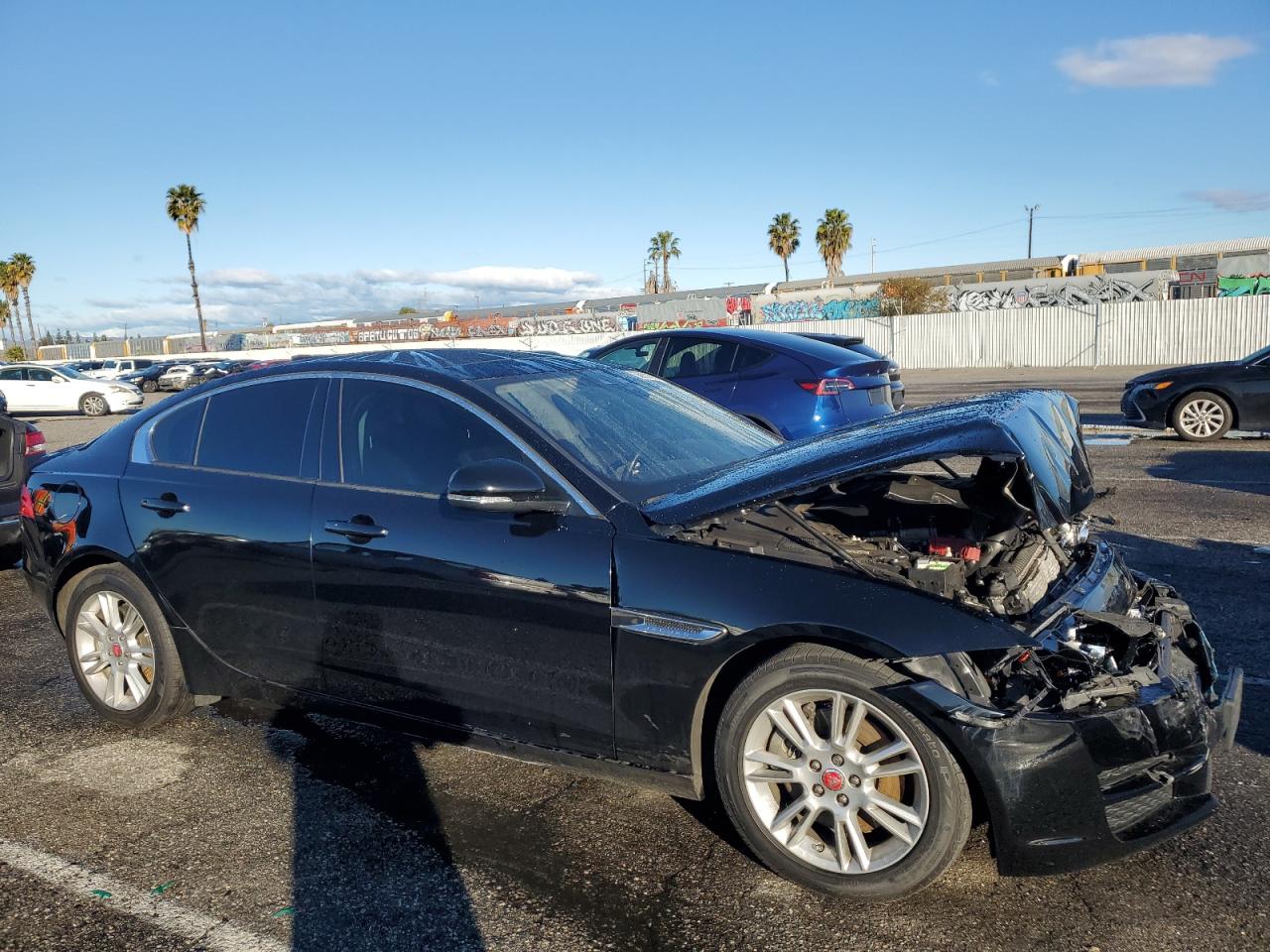 Photo 3 VIN: SAJAD4FX5JCP37703 - JAGUAR XE 