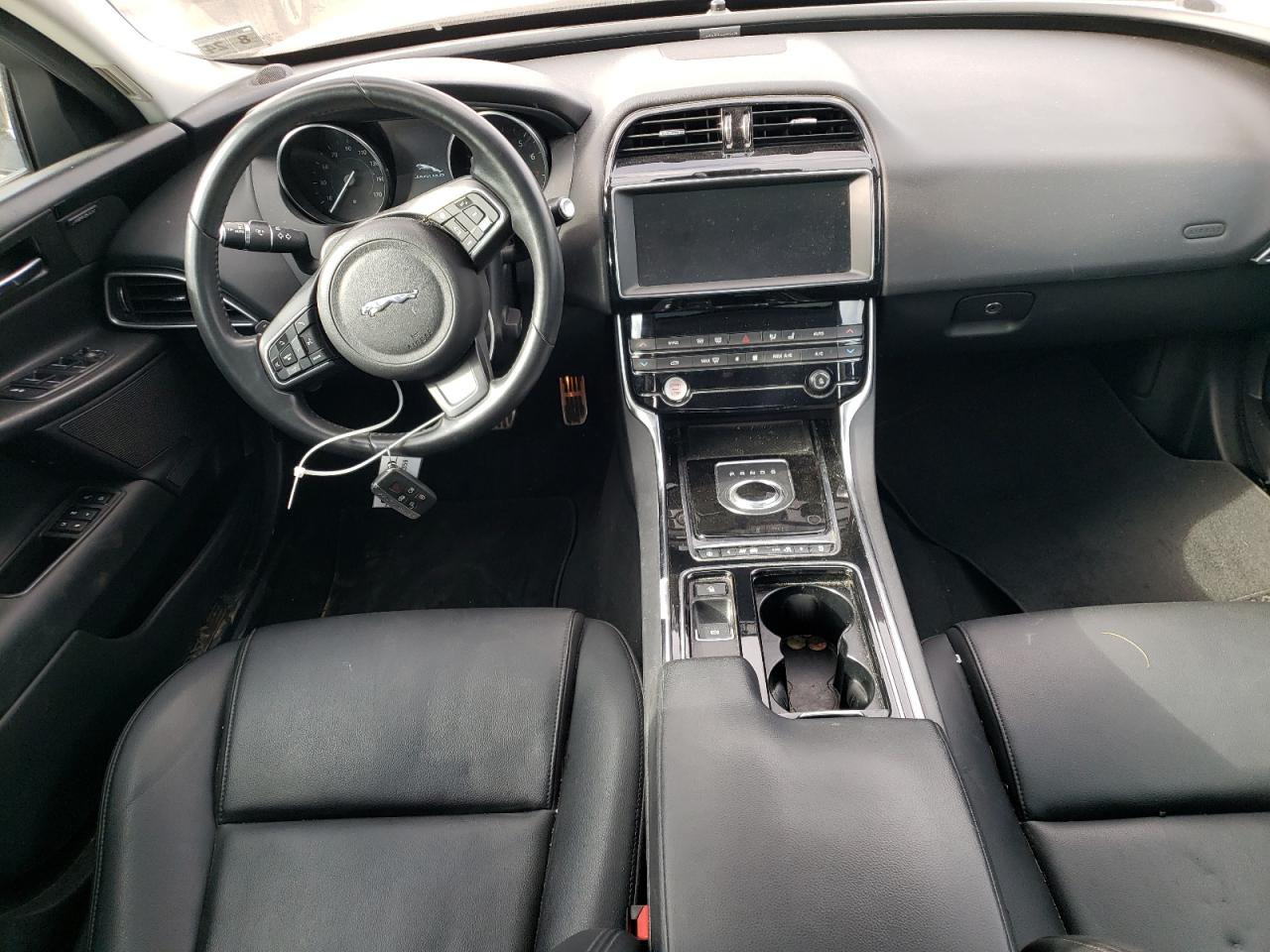 Photo 7 VIN: SAJAD4FX5KCP49268 - JAGUAR XE 