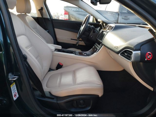 Photo 4 VIN: SAJAE4BG3HA951226 - JAGUAR XE 