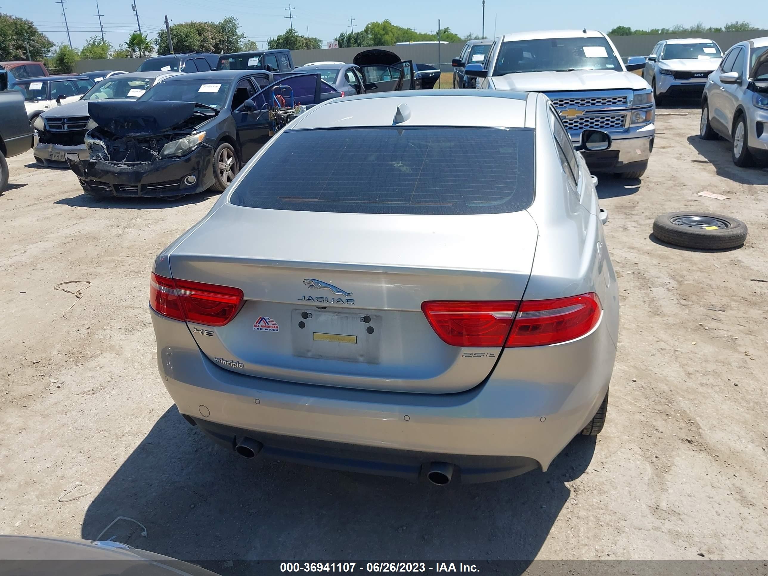 Photo 15 VIN: SAJAE4BG3HA968883 - JAGUAR XE 