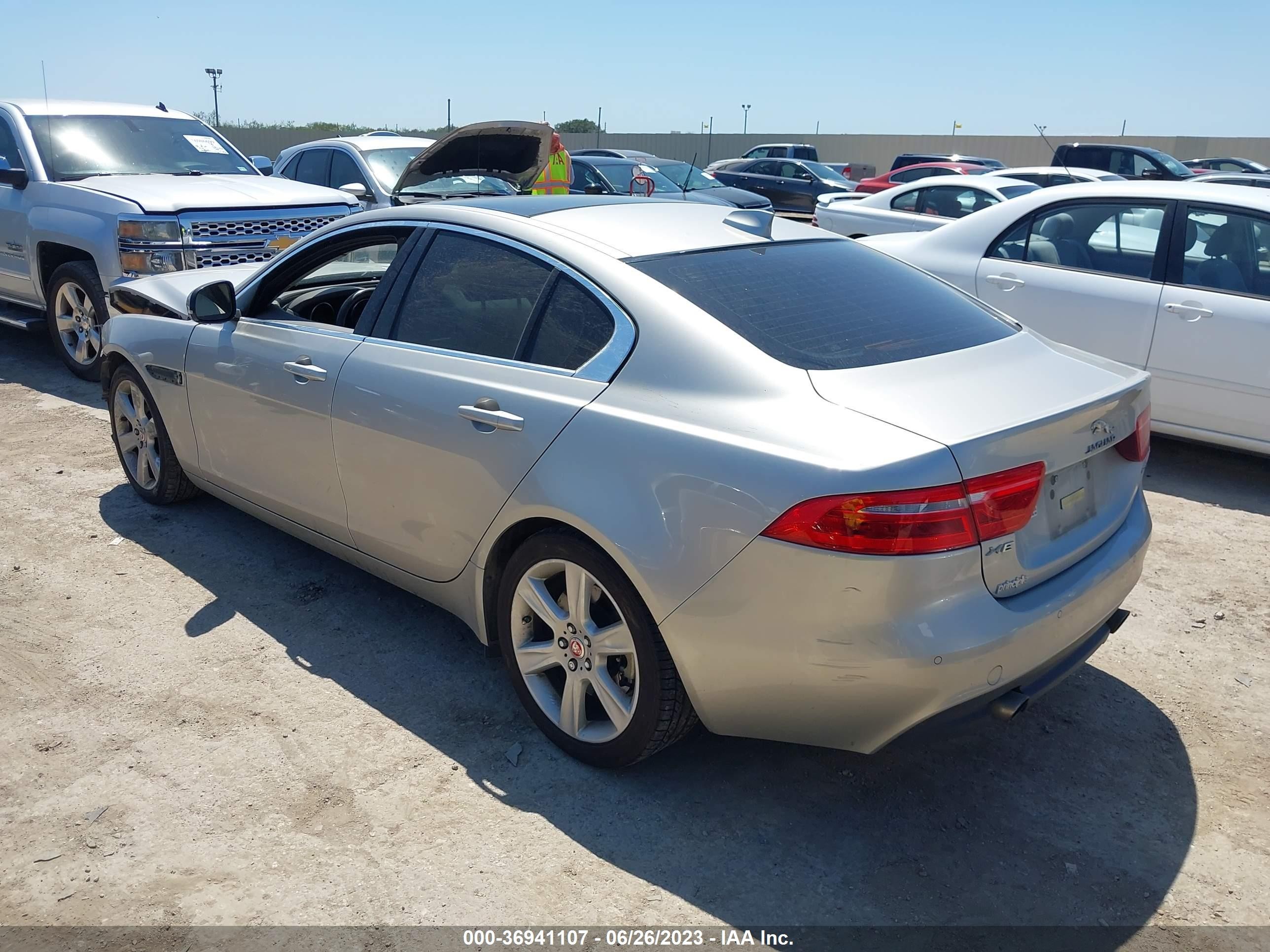 Photo 2 VIN: SAJAE4BG3HA968883 - JAGUAR XE 