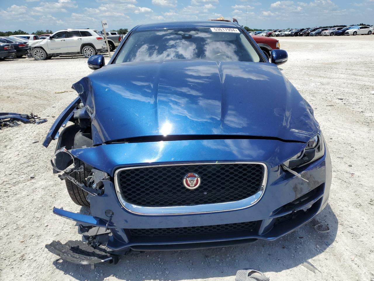 Photo 4 VIN: SAJAE4BG4HA947170 - JAGUAR XE 