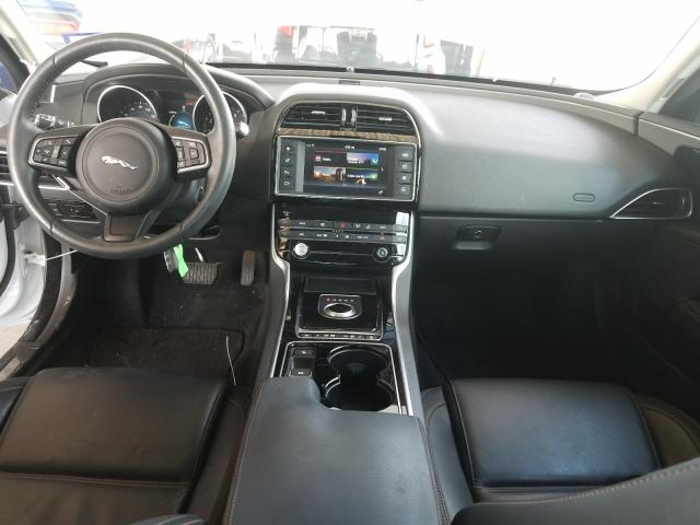 Photo 8 VIN: SAJAE4BG8HA966661 - JAGUAR XE PRESTIG 