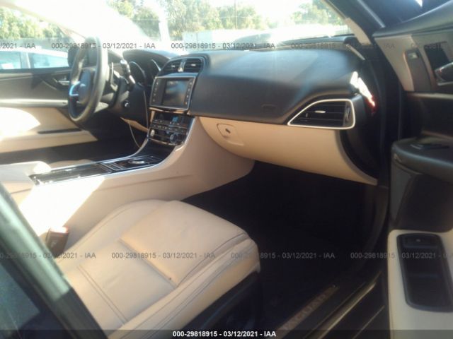 Photo 4 VIN: SAJAE4FN8JCP18042 - JAGUAR XE 