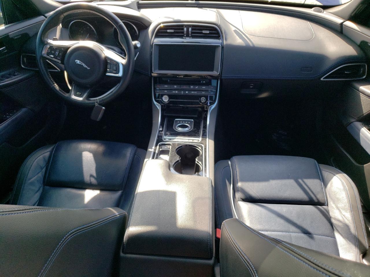 Photo 7 VIN: SAJAF4BV2HA967574 - JAGUAR XE 