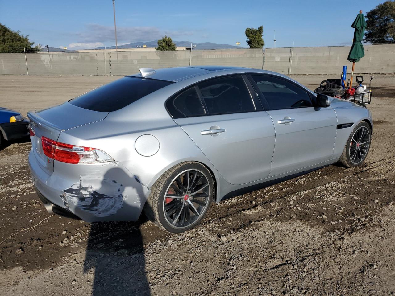 Photo 2 VIN: SAJAG4FV5JCP18607 - JAGUAR XE 