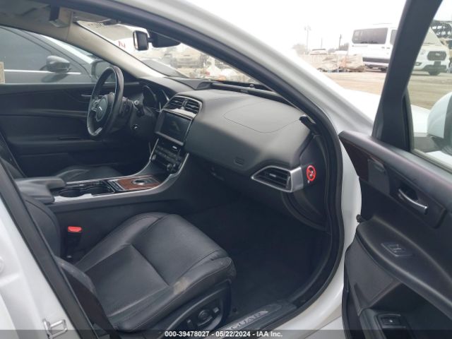 Photo 4 VIN: SAJAH4BV1HA946886 - JAGUAR XE 