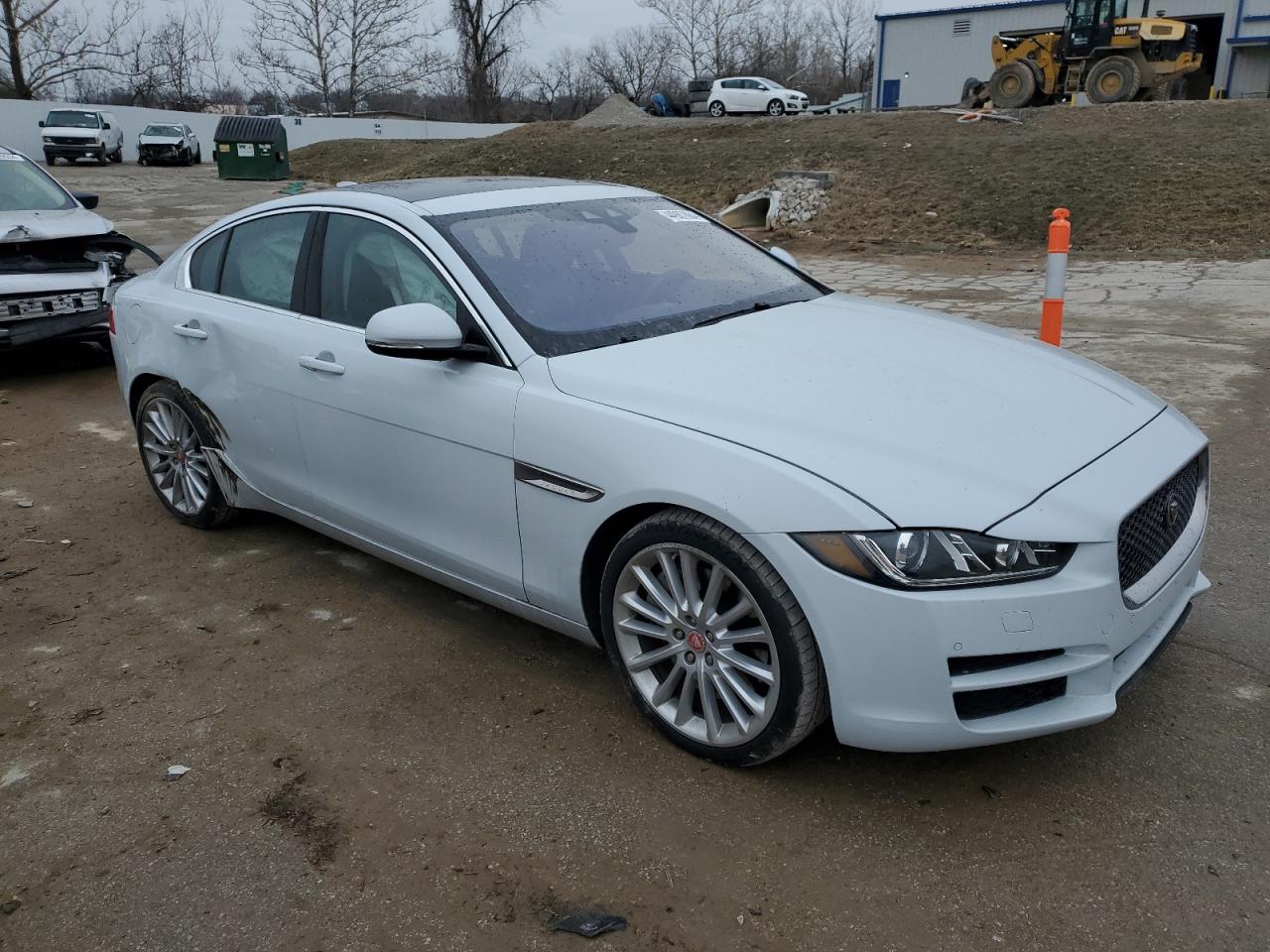 Photo 3 VIN: SAJAH4BV5HA946633 - JAGUAR XE 