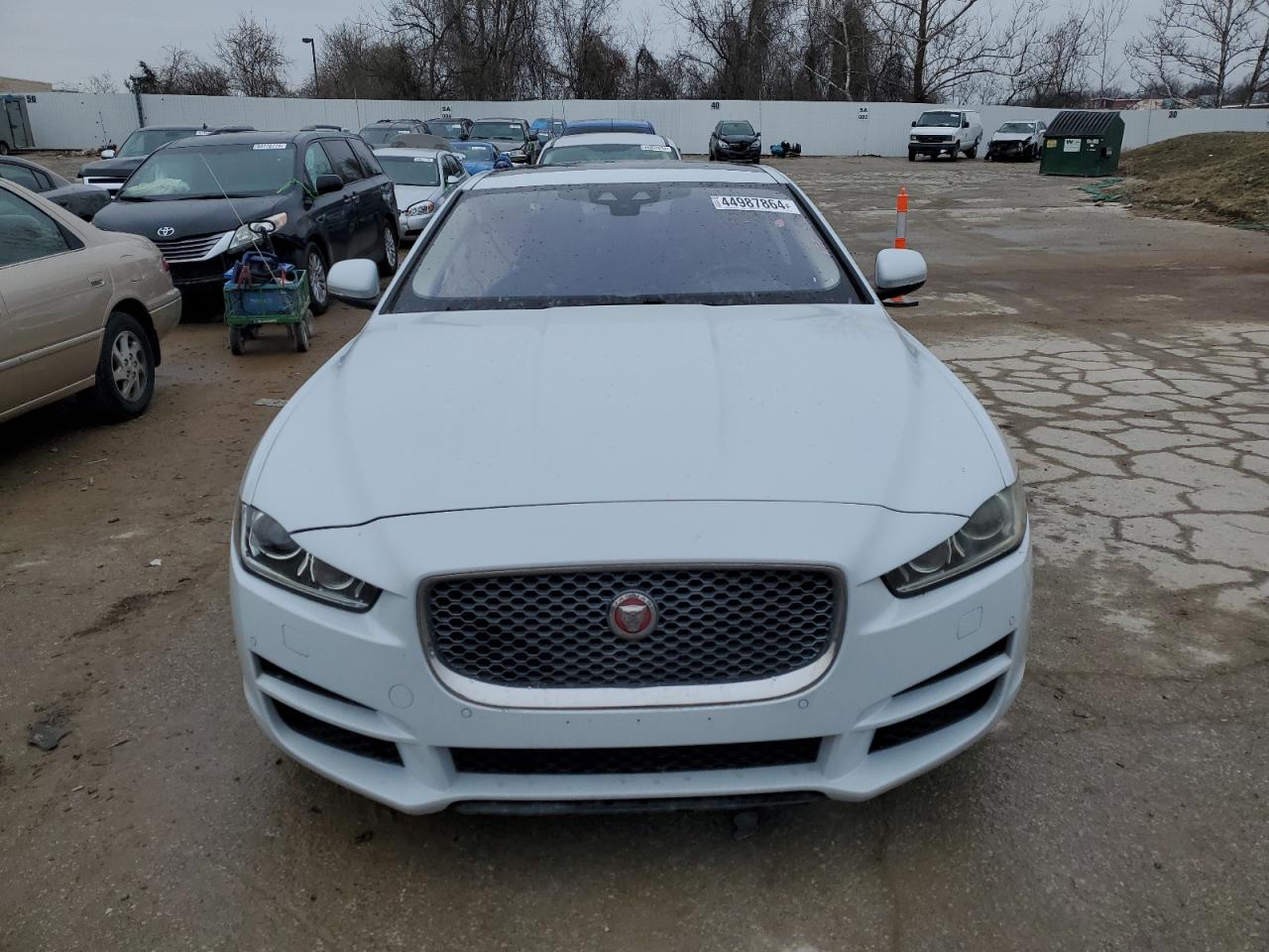 Photo 4 VIN: SAJAH4BV5HA946633 - JAGUAR XE 