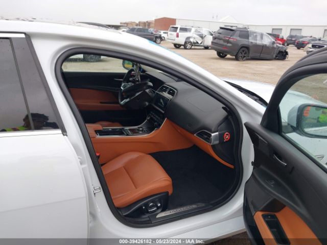 Photo 4 VIN: SAJAH4EV2JCP17106 - JAGUAR XE 