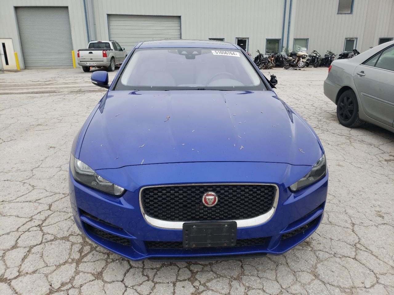 Photo 4 VIN: SAJAJ4BV5HA973285 - JAGUAR XE 