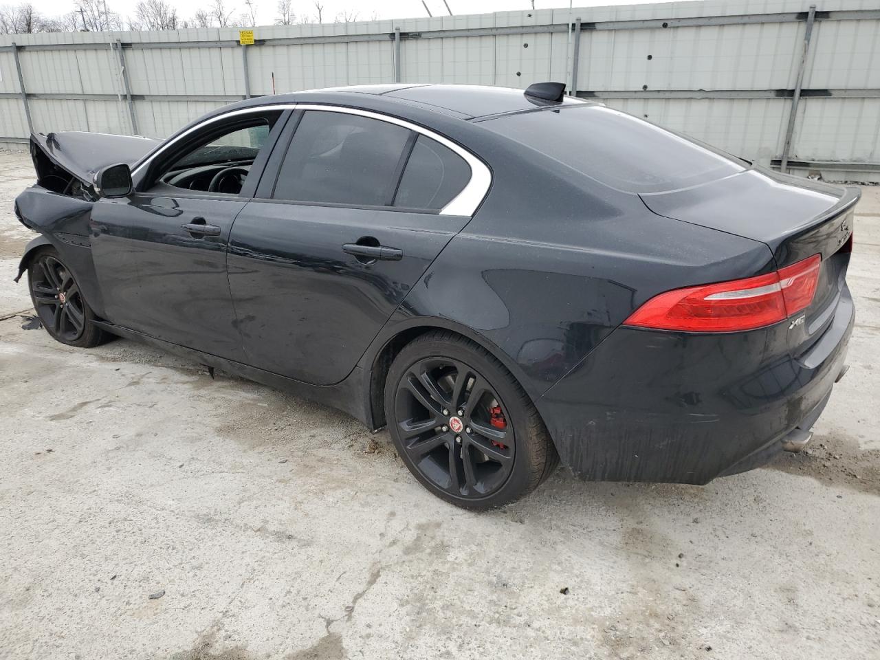 Photo 1 VIN: SAJAJ4BV5HCP15076 - JAGUAR XE 