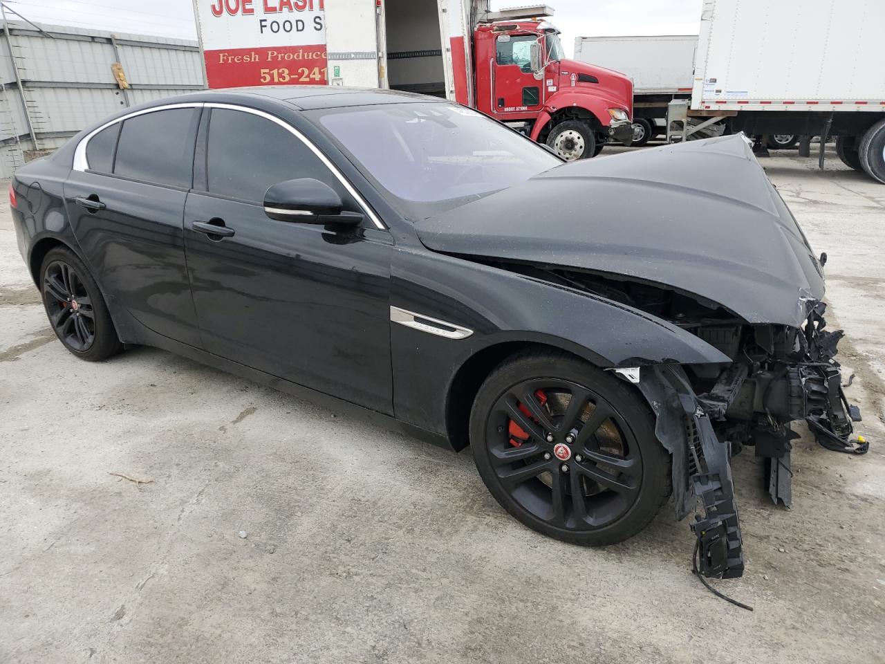 Photo 3 VIN: SAJAJ4BV5HCP15076 - JAGUAR XE 