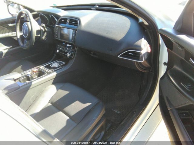 Photo 4 VIN: SAJAJ4BV7HCP15693 - JAGUAR XE 