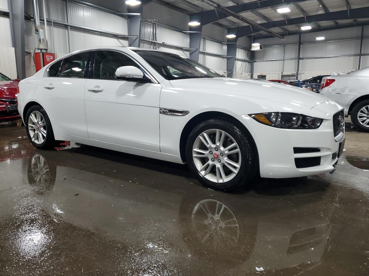 Photo 3 VIN: SAJAJ4FX0JCP20123 - JAGUAR XE 