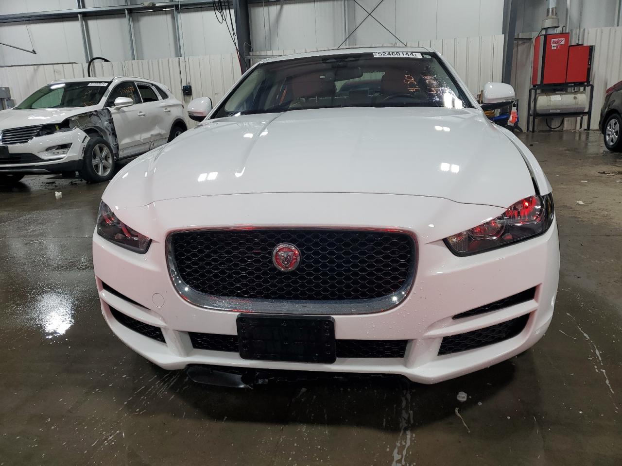 Photo 4 VIN: SAJAJ4FX0JCP20123 - JAGUAR XE 