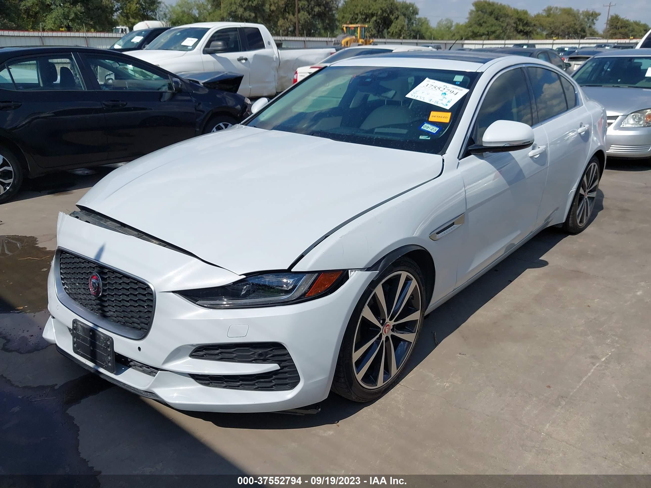 Photo 1 VIN: SAJAJ4FX3LCP59808 - JAGUAR XE 