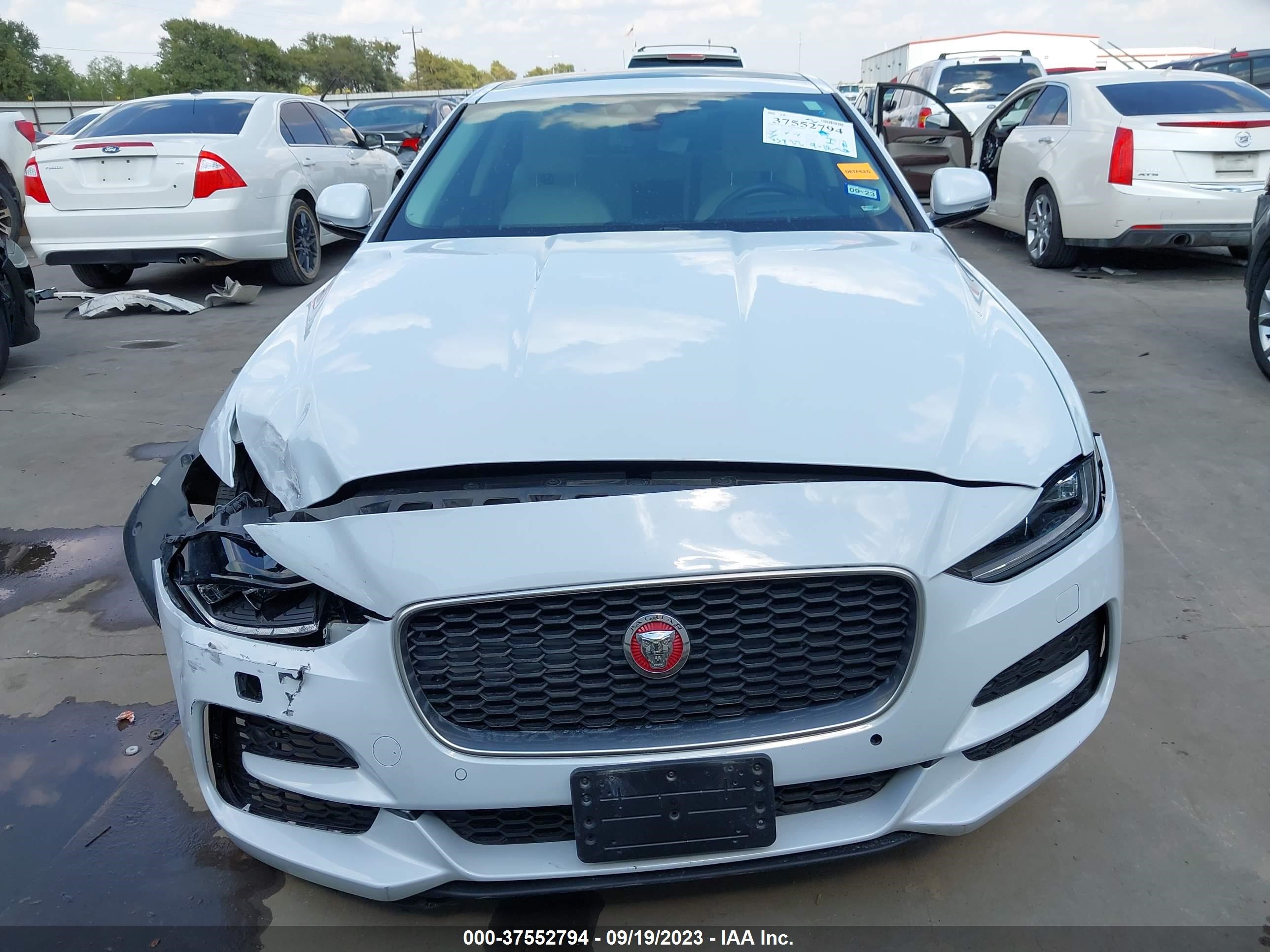 Photo 11 VIN: SAJAJ4FX3LCP59808 - JAGUAR XE 