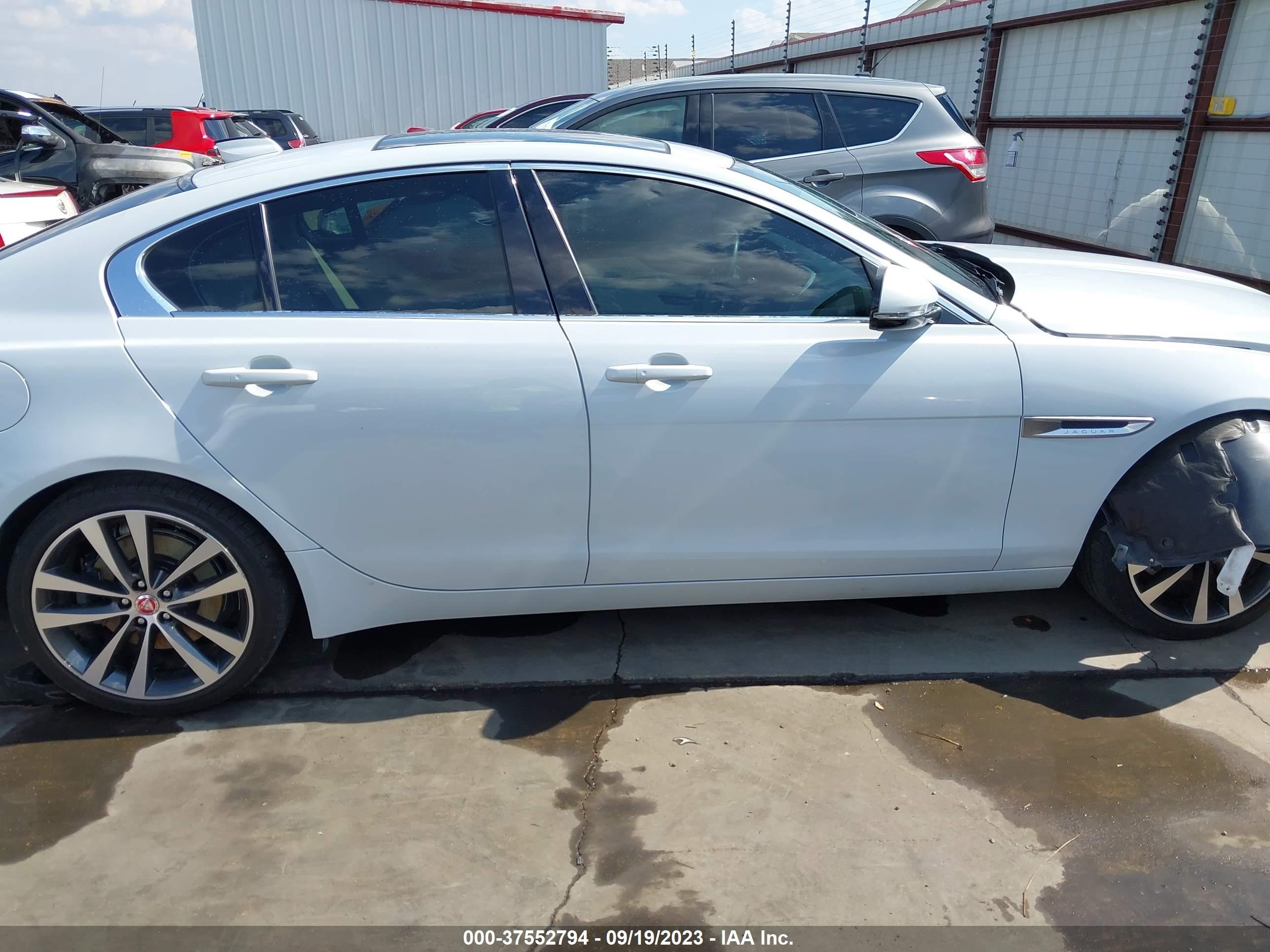 Photo 12 VIN: SAJAJ4FX3LCP59808 - JAGUAR XE 