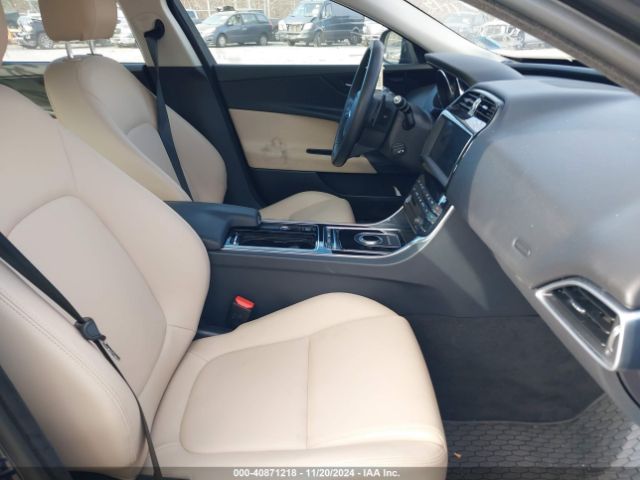 Photo 4 VIN: SAJAJ4FX5KCP49828 - JAGUAR XE 