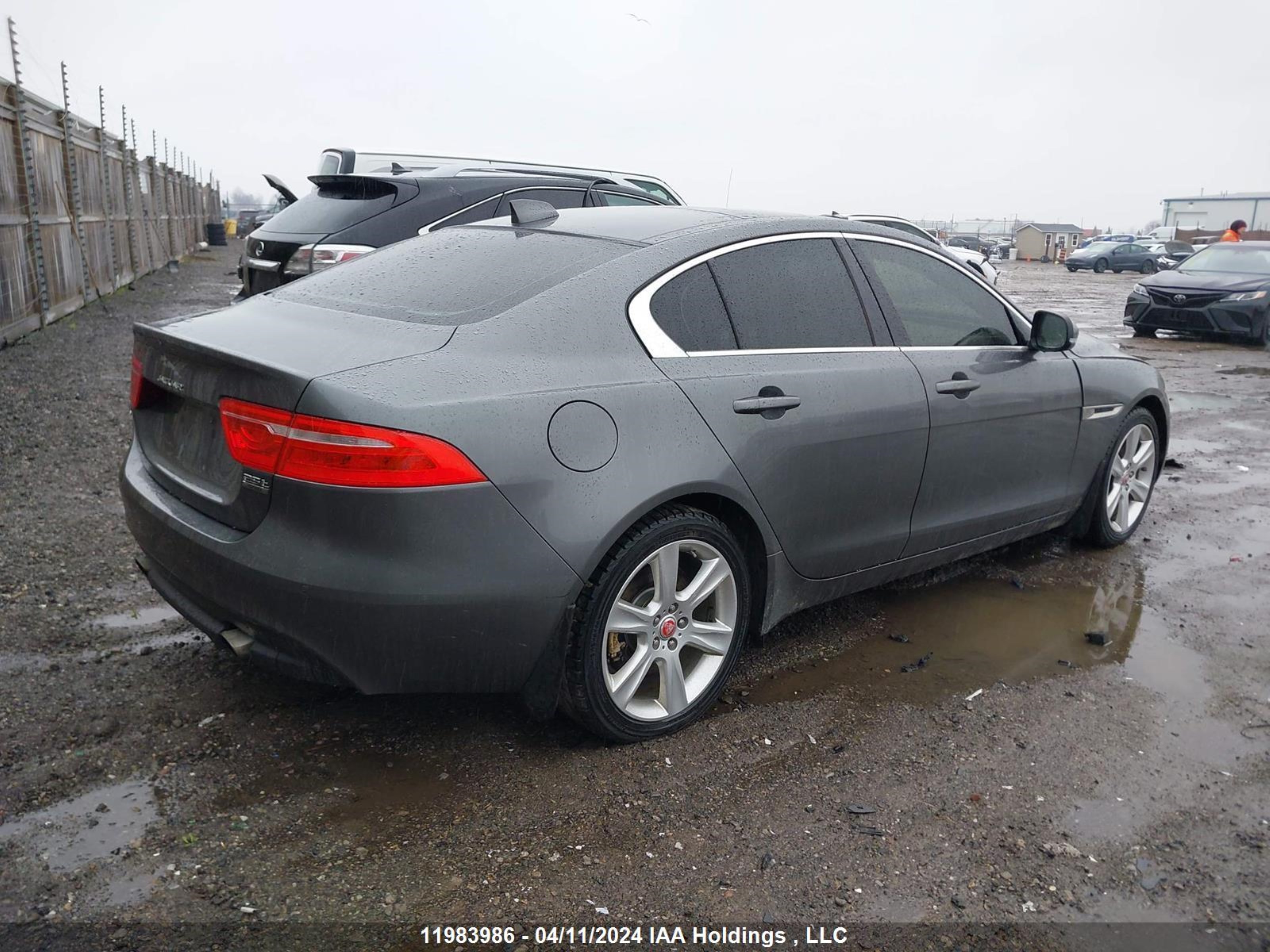 Photo 3 VIN: SAJAK4FX0JCP22872 - JAGUAR XE 