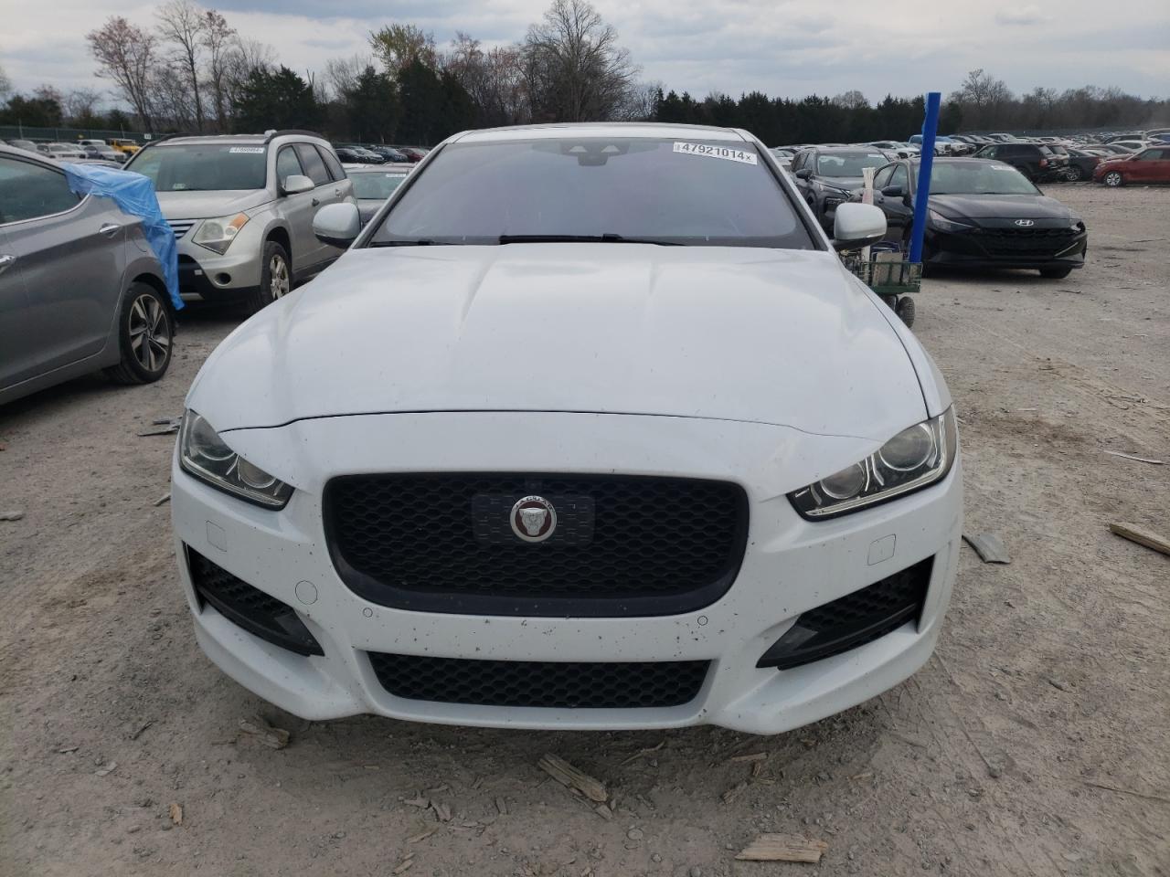 Photo 4 VIN: SAJAL4BN1HA943887 - JAGUAR XE 